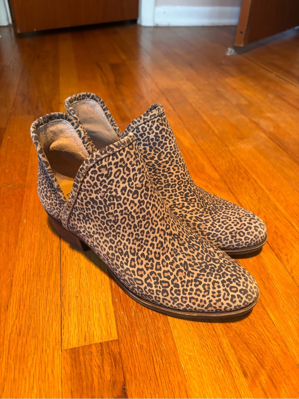 Lucky Brand Baley Leopard Suede Leather Ankle Boots size 9
